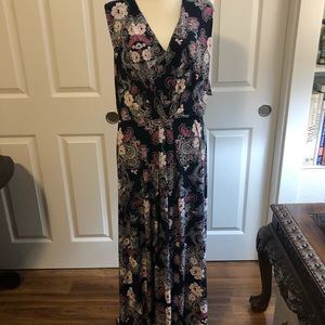 INC long floral smock stretchy waist.